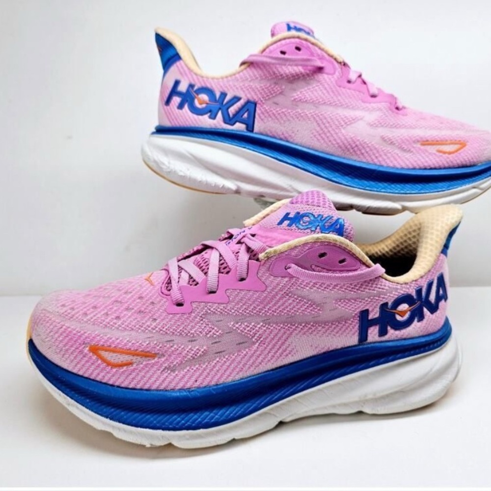 Pink hokas
